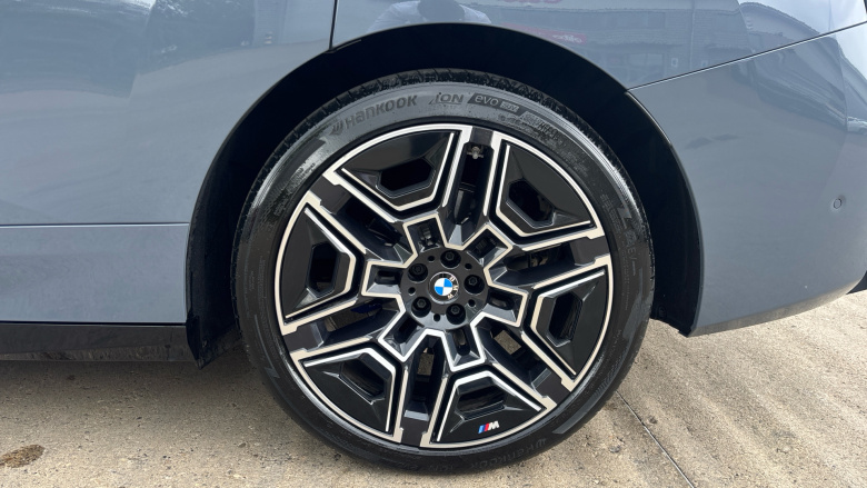 BMW iX 300kW xDrive45 M Sport 101kWh 5dr Auto Electric Estate